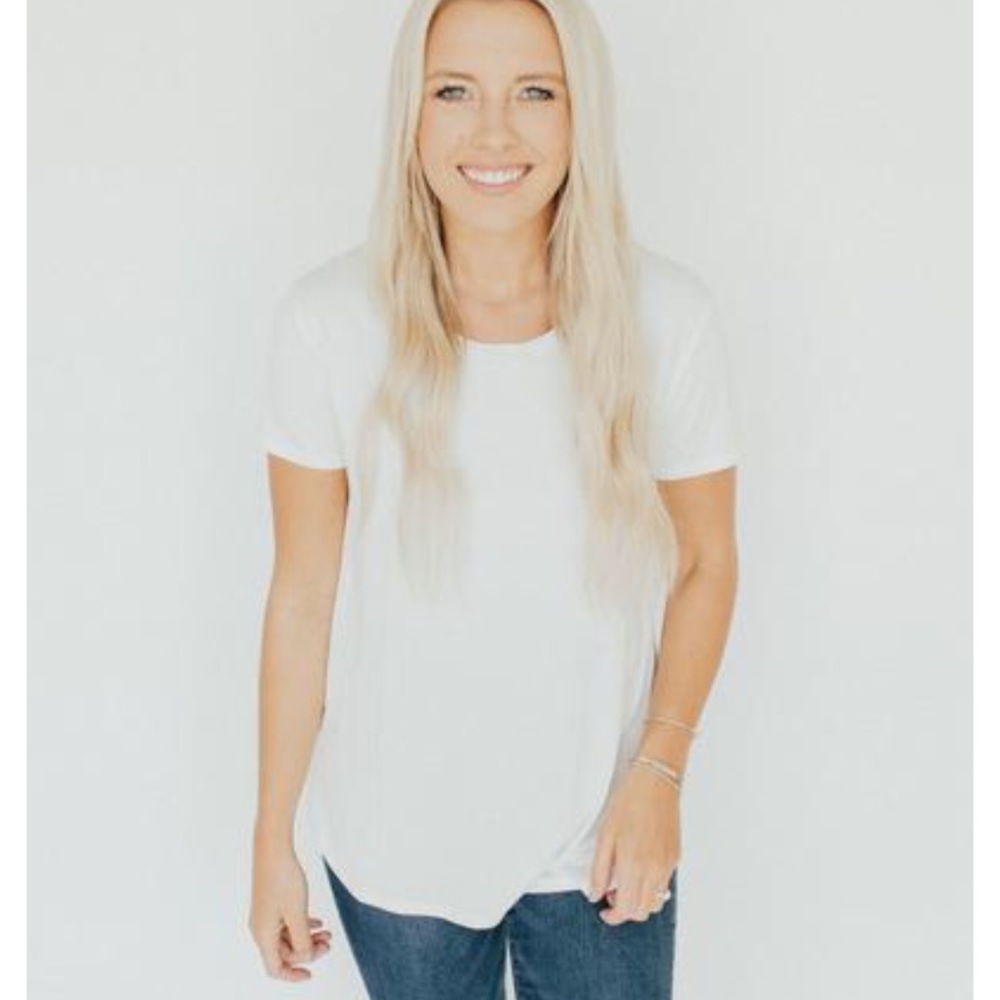 Carly Jean Los Angeles Favorite Scoop Tee